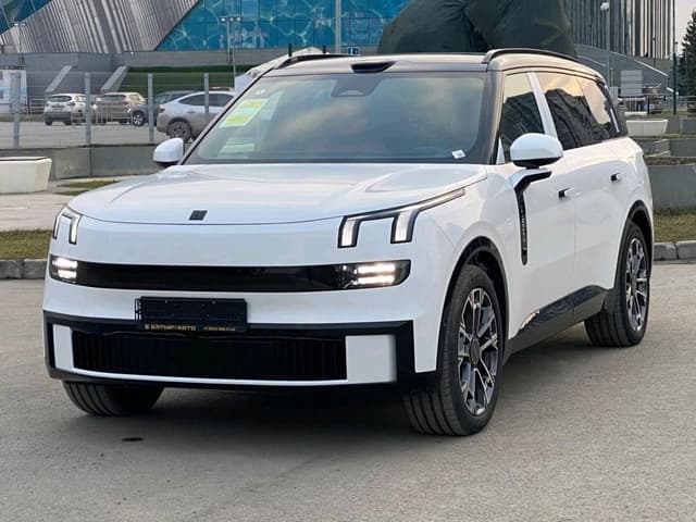 Lynk & Co, 900, 2.0 л., 2025 г.