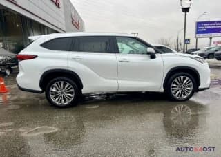 Toyota RAV4 2.0 CVT, 2024