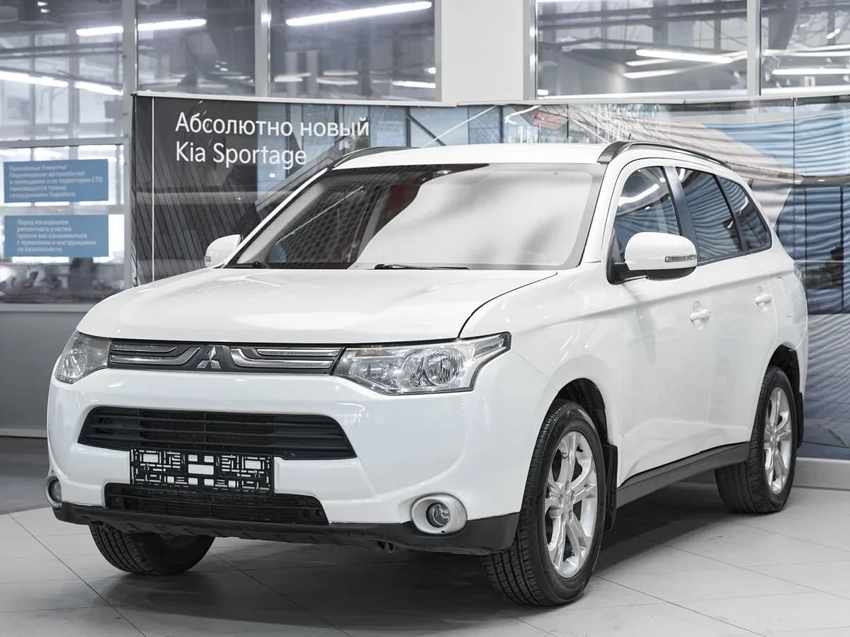 Mitsubishi Outlander, 2013