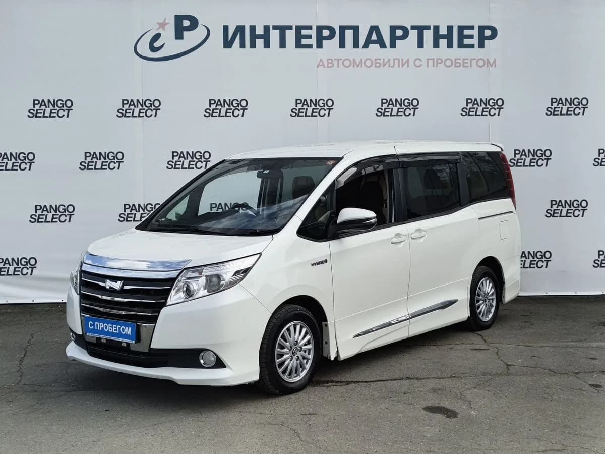Toyota Noah, 2014