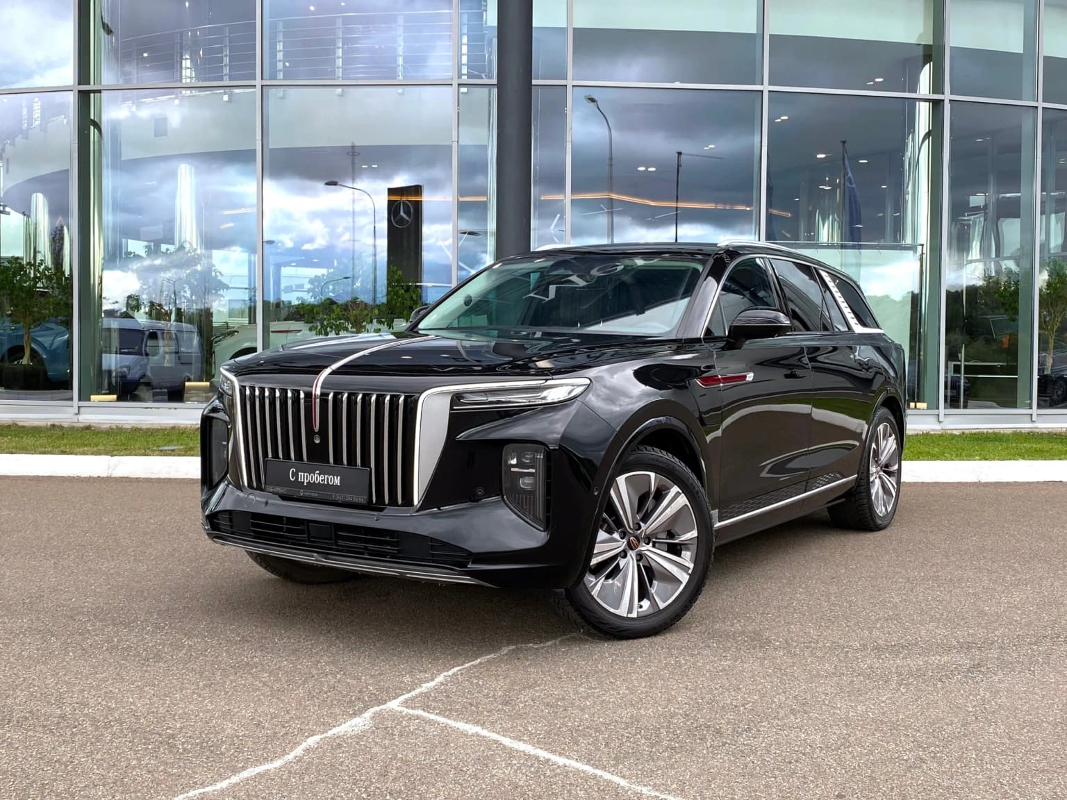 Hongqi E-HS9, 2021